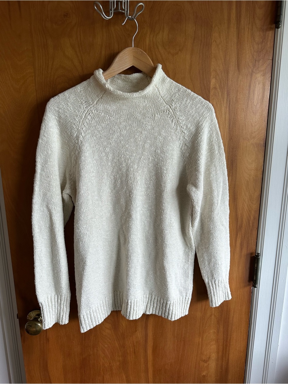 Womens L.L. Bean Cream Roll neck Sweater. On trend this season 100% cotton!